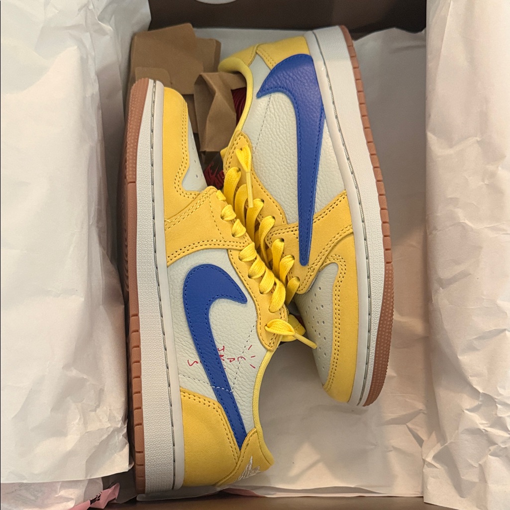 Women’s Air Jordan 1 Low Og X Travis Scott Canary